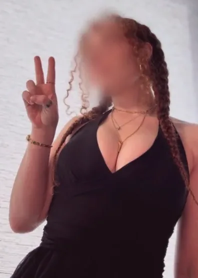 Corinna, 25