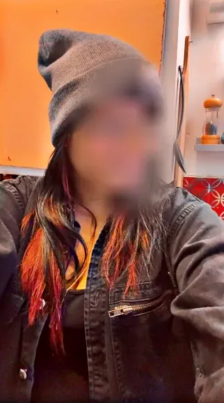 Emma, 32