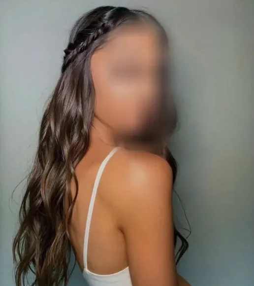 Greta, 29