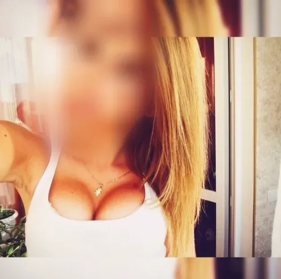 Katrin, 28