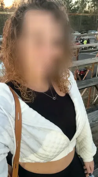 Laura, 30