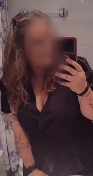 Nina, 35