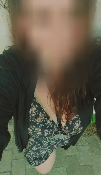 Nina, 30
