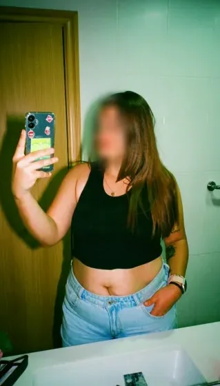 Sabrina, 28