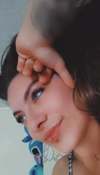 Stefanie, 24