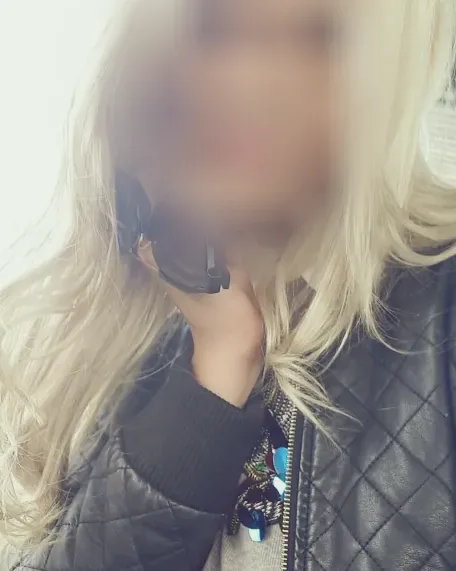 Vanessa, 32